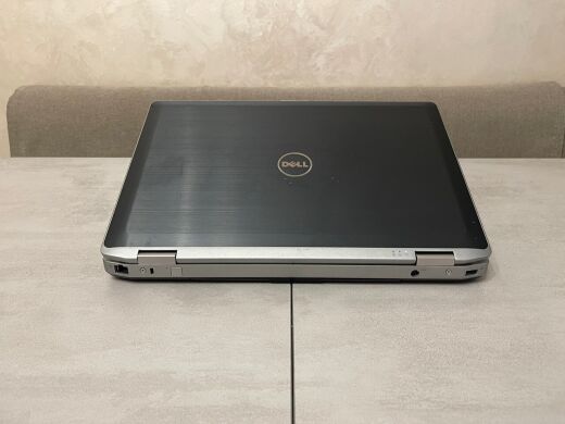 Ноутбук Dell Latitude E6530 / 15.6" (1920х1080) TN / Intel Core i7-3740QM (4 (8) ядра по 2.7 - 3.7 GHz) / 8 GB DDR3 / 256 GB SSD / nVidia NVS 5200M, 1 GB DDR3, 64-bit / DVD-RW