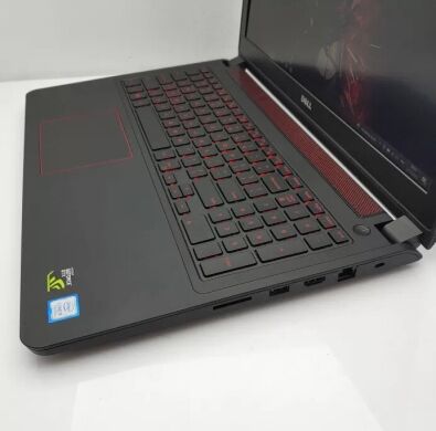 Игровой ноутбук Dell Inspiron 15-5577 / 15.6" (1920х1080) TN / Intel Core i5-7300HQ (4 ядра по 2.5 - 3.5 GHz) / 16 GB DDR4 / 240 GB SSD +1000 GB HDD / nVidia GeForce GTX 1050 Ti, 4 GB GDDR5, 128-bit / WebCam / Win 10 Home