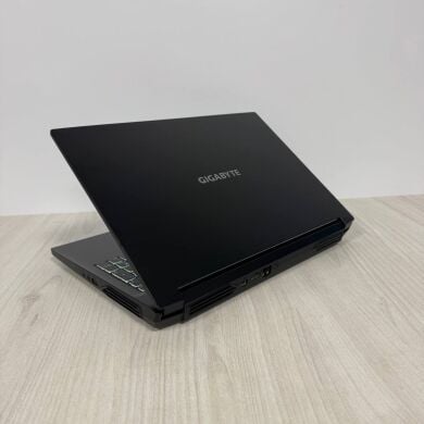 Ігровий ноутбук Б-клас Gigabyte A5 K1 / 15.6" (1920x1080) IPS / AMD Ryzen 5 5600H (6 (12) ядер 3.3 - 4.2 GHz) / 16 GB DDR4 / 512 GB SSD NVMe / nVidia GeForce RTX 3060, 6 GB GDDR6, 192-bit / WebCam