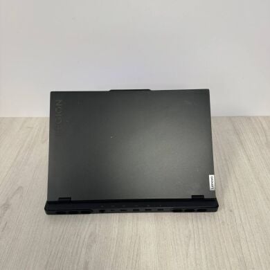 Ігровий ноутбук Б-клас Lenovo Legion Pro 7 16IRX8H / 16" (2560x1600) IPS / Intel Core i9-13900HX (24 (32) ядра по 3.9 - 5.4 GHz) / 16 GB DDR5 / 1000 GB SSD M.2 / nVidia GeForce RTX 4080, 12 GB GDDR6, 192-bit / WebCam Ігровий ноутбук Б-клас Lenovo Legion Pro 7 16IRX8H / 16" (2560x1600) IPS / Intel Core i9-13900HX (24 (32) ядра по 3.9 - 5.4 GHz) / 16 GB DDR5 / 1000 GB SSD M.2 / nVidia GeForce RTX 4080, 12 GB GDDR6, 192-bit / WebCam