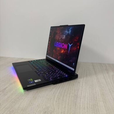Ігровий ноутбук Б-клас Lenovo Legion Pro 7 16IRX8H / 16" (2560x1600) IPS / Intel Core i9-13900HX (24 (32) ядра по 3.9 - 5.4 GHz) / 16 GB DDR5 / 1000 GB SSD M.2 / nVidia GeForce RTX 4080, 12 GB GDDR6, 192-bit / WebCam Ігровий ноутбук Б-клас Lenovo Legion Pro 7 16IRX8H / 16" (2560x1600) IPS / Intel Core i9-13900HX (24 (32) ядра по 3.9 - 5.4 GHz) / 16 GB DDR5 / 1000 GB SSD M.2 / nVidia GeForce RTX 4080, 12 GB GDDR6, 192-bit / WebCam