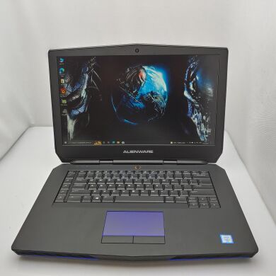 Ігровий ноутбук Б клас Dell Alienware 15 R2 / 15.6" (1920х1080) IPS / Intel Core i7-6700HQ (4 (8) ядра по 2.6 - 3.5 GHz) / 16 GB DDR4 / 256 GB SSD+1 TB HDD / nVidia GeForce GTX 970M, 3 GB GDDR5, 192-bit / WebCam Full HD / USB 3.0 / HDMI