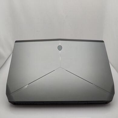 Ігровий ноутбук Б клас Dell Alienware 15 R2 / 15.6" (1920х1080) IPS / Intel Core i7-6700HQ (4 (8) ядра по 2.6 - 3.5 GHz) / 16 GB DDR4 / 256 GB SSD+1 TB HDD / nVidia GeForce GTX 970M, 3 GB GDDR5, 192-bit / WebCam Full HD / USB 3.0 / HDMI