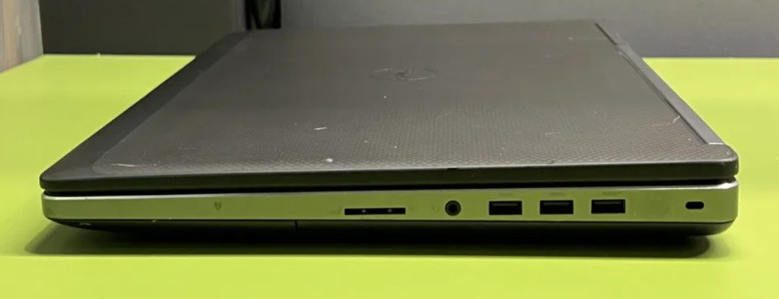 Ігровий ноутбук Б клас Dell Precision 7710 / 17.3" (1920x1080) IPS / Intel Core i7-6820HQ (4 (8) ядра по 2.7 - 3.6 GHz) / 16 GB DDR4 / 256 GB SSD / AMD FirePro W7170M, 4 GB GDDR5, 256-bit / WebCam / Windows 10 Pro LIC