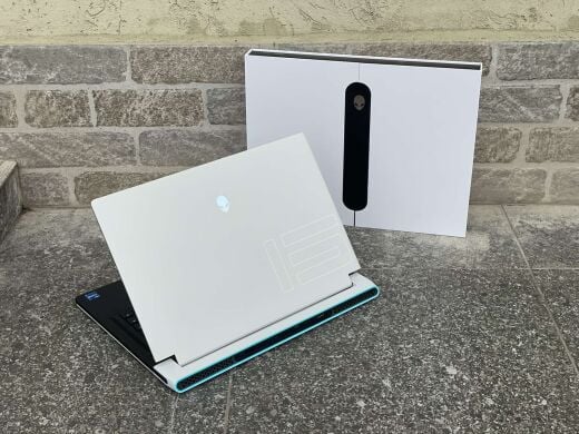 Игровой ноутбук Dell Alienware X15 R1 / 15.6" (2560x1440) IPS / Intel Core i7-11800H (8 (16) ядер по 2.3 - 4.6 GHz) / 16 GB DDR4 / 1000 GB SSD / nVidia GeForce RTX 3070, 8 GB GDDR6, 256-bit / WebCam / USB 3.2 / HDMI