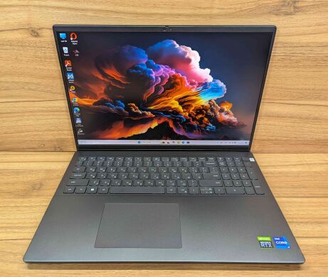 Игровой ноутбук Dell Vostro 7620 / 16" (1920x1200) IPS / Intel Core i7-12700H (14 (20) ядер по 3.5 - 4.7 GHz) / 16 GB DDR5 / 512 GB SSD / nVidia GeForce RTX 3050 Ti, 4 GB GDDR6, 128-bit / WebCam / TouchID / Windows 11 Игровой ноутбук Dell Vostro 7620 / 16" (1920x1200) IPS / Intel Core i7-12700H (14 (20) ядер по 3.5 - 4.7 GHz) / 16 GB DDR5 / 512 GB SSD / nVidia GeForce RTX 3050 Ti, 4 GB GDDR6, 128-bit / WebCam / TouchID / Windows 11