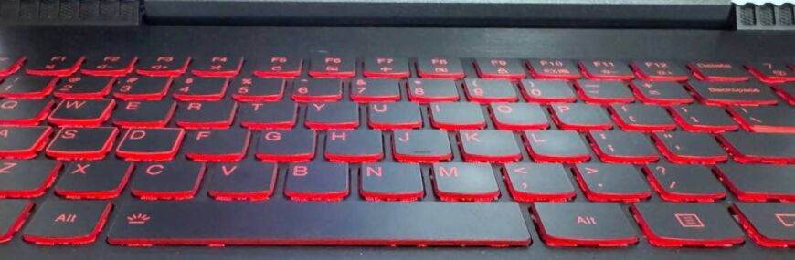 Игровой ноутбук Lenovo Legion Y520 / 15.6" (1920x1080) IPS / Intel Core i7-7700HQ (4 (8) ядра по 2.8 - 3.8 GHz) / 16 GB DDR4 / 256 GB SSD / nVidia GeForce GTX 1060 Max-Q, 6 GB GDDR5, 192-bit / WebCam