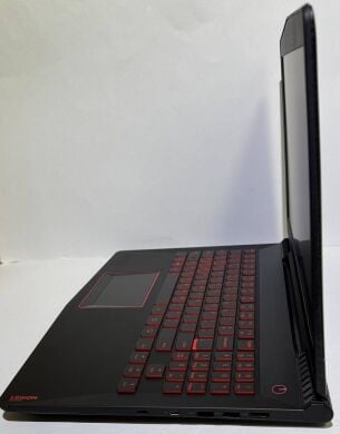 Игровой ноутбук Lenovo Legion Y520 / 15.6" (1920x1080) IPS / Intel Core i7-7700HQ (4 (8) ядра по 2.8 - 3.8 GHz) / 16 GB DDR4 / 256 GB SSD / nVidia GeForce GTX 1060 Max-Q, 6 GB GDDR5, 192-bit / WebCam