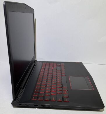 Игровой ноутбук Lenovo Legion Y520 / 15.6" (1920x1080) IPS / Intel Core i7-7700HQ (4 (8) ядра по 2.8 - 3.8 GHz) / 16 GB DDR4 / 256 GB SSD / nVidia GeForce GTX 1060 Max-Q, 6 GB GDDR5, 192-bit / WebCam