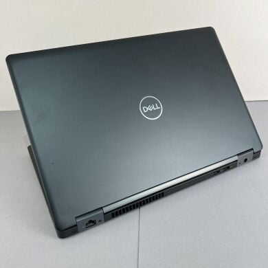Мобільна робоча станція Б-клас Dell Precision 3530 / 15.6" (1920x1080) TN / Intel Core i5-8400H (4 (8) ядра по 2.5 - 4.2 GHz) / 16 GB DDR4 / 512 GB SSD / nVidia Quadro P600, 4 GB GDDR5, 128-bit / WebCam / HDMI / АКБ
