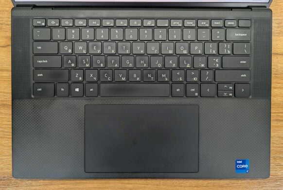 Мобільна робоча станція Dell Precision 5560 / 15.6" (1920x1200) IPS / Intel Core i7-11800H (8 (16) ядер по 2.3 - 4.6 GHz) / 32 GB DDR4 / 512 GB SSD / nVidia Quadro T1200, 4 GB GDDR6, 128-bit / WebCam / TouchID / Windows 11