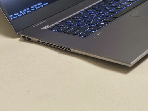 Мобільна робоча станція HP ZBook Studio G5 / 15.6" (3840x2160) IPS / Intel Core i9-8950HK (6 (12) ядер по 2.9 - 4.8 GHz) / 16 GB DDR4 / 256 GB SSD / nVidia Quadro P2000, 4 GB GDDR5, 128-bit / WebCam