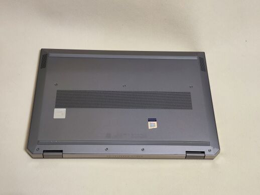 Мобільна робоча станція HP ZBook Studio G5 / 15.6" (3840x2160) IPS / Intel Core i9-8950HK (6 (12) ядер по 2.9 - 4.8 GHz) / 16 GB DDR4 / 256 GB SSD / nVidia Quadro P2000, 4 GB GDDR5, 128-bit / WebCam