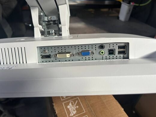 Монитор Fujitsu B24-8 TE Pro / 23.8" (1920x1080) IPS / DisplayPort, DVI, VGA, USB 2.0, Audio / VESA 100x100 / Встроенные колонки 2x 2W 