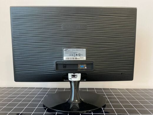 Монитор Samsung SyncMaster S22B150N / 21.5" (1920x1080) TN / VGA + Блок питания и кабель питания Монитор Samsung SyncMaster S22B150N / 21.5" (1920x1080) TN / VGA + Блок питания и кабель питания