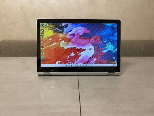 Ноутбук-трансформер HP Pavilion x360 15-br0xx / 15.6" (1366x768) TN Touch / Intel Core i3-7100U (2 (4) ядра по 2.4 GHz) / 8 GB DDR4 / 256 GB SSD / Intel HD Graphics 620 / WebCam / HDMI Ноутбук-трансформер HP Pavilion x360 15-br0xx / 15.6" (1366x768) TN Touch / Intel Core i3-7100U (2 (4) ядра по 2.4 GHz) / 8 GB DDR4 / 256 GB SSD / Intel HD Graphics 620 / WebCam / HDMI