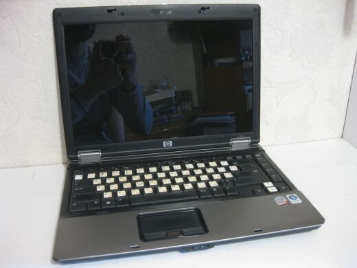 Ноутбук Б-класс HP Compaq 6530b / 14.1" (1280x800) TN / Intel Core 2 Duo T8300 (2 ядра по 2.4 GHz) / 4 GB DDR2 / 80 GB SSD + 250 GB HDD / Intel GMA 4500MHD Graphics / WebCam