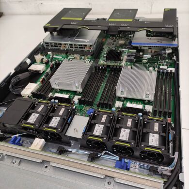 Сервер Huawei RH1288 V3 4LFF 1U / 2x Intel Xeon E5-2680 v3 (12 (24) ядер по 2.5 - 3.3 GHz) / 16 GB DDR4 / 2x 900 GB HDD / Integrated Graphics / 2x 460W Сервер Huawei RH1288 V3 4LFF 1U / 2x Intel Xeon E5-2680 v3 (12 (24) ядер по 2.5 - 3.3 GHz) / 16 GB DDR4 / 2x 900 GB HDD / Integrated Graphics / 2x 460W