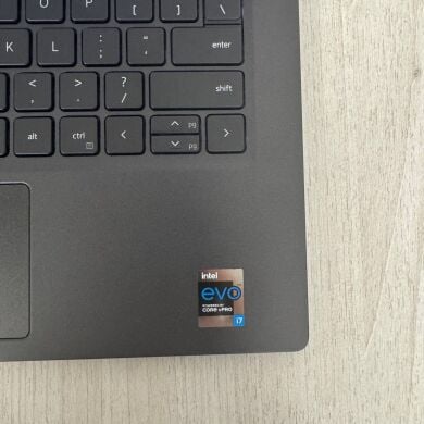 Ультрабук Dell Latitude 7320 / 13.3" (1920x1080) IPS / Intel Core i7-1185G7 (4 (8) ядра по 3.0 - 4.8 GHz) / 16 GB DDR4 / 250 GB SSD / Intel Iris Xe Graphics / WebCam