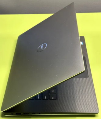 Ультрабук Dell Precision 5540 / 15.6" (1920x1080) IPS / Intel Core i7-9850H (6 (12) ядра по 2.6 - 4.6 GHz) / 32 GB DDR4 / 512 GB SSD / nVidia Quadro T1000, 4 GB GDDR6, 128-bit / WebCam