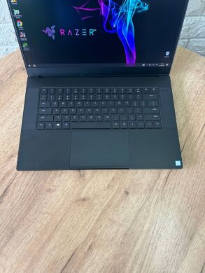 Ігровий ноутбук Razer Blade 15 RZ09-0301 / 15.6" (1920x1080) IPS / Intel Core i7-9750H (6 (12) ядер по 2.6 - 4.5 GHz) / 16 GB DDR4 / 512 GB SSD / nVidia GeForce RTX 2070 Max-Q, 8 GB GDDR6, 256-bit / WebCam