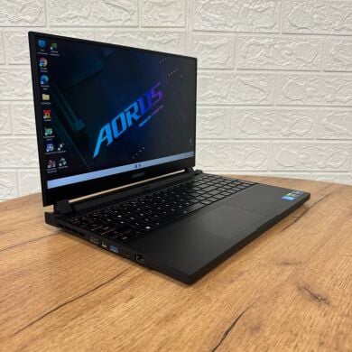 Ігровий ноутбук Б-клас Gigabyte Aorus 15P YD / 15.6" (1920x1080) IPS / Intel Core i7-11800H (8 (16) ядер по 2.3 - 4.6 GHz) / 16 GB DDR4 / 512 GB SSD / nVidia GeForce RTX 3080, 16 GB GDDR6, 256-bit / WebCam
