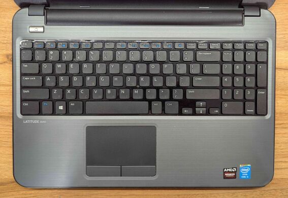 Ноутбук Dell Latitude 3540 / 15.6" (1920x1080) IPS / Intel Core i5-4200U (2 (4) ядра по 1.6 - 2.6 GHz) / 8 GB DDR3 / 240 GB SSD / AMD Radeon HD 8850M, 2 GB GDDR5, 128-bit / WebCam / Windows 10