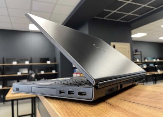 Мобильная рабочая станция Dell Precision M4800 / 15.6" (1920x1080) IPS / Intel Core i7-4610M (2 (4) ядра по 3.0 - 3.7 GHz) / 16 GB DDR3 / 512 GB SSD + 500 GB HDD / nVidia Quadro K1100M, 2 GB GDDR5, 128-bit / WebCam / DVD-ROM / Win 10 Pro