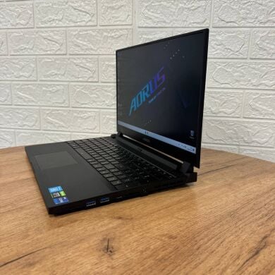 Ігровий ноутбук Б-клас Gigabyte Aorus 15P YD / 15.6" (1920x1080) IPS / Intel Core i7-11800H (8 (16) ядер по 2.3 - 4.6 GHz) / 16 GB DDR4 / 512 GB SSD / nVidia GeForce RTX 3080, 16 GB GDDR6, 256-bit / WebCam