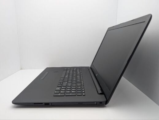 Ноутбук HP 17-bs036ng / 17.3" (1600x900) TN / AMD E2-9000e (2 ядра по 1.5 - 2.0 GHz) / 8 GB DDR4 / 120 GB SSD / AMD Radeon R2 Graphics / WebCam / DVD-ROM Ноутбук HP 17-bs036ng / 17.3" (1600x900) TN / AMD E2-9000e (2 ядра по 1.5 - 2.0 GHz) / 8 GB DDR4 / 120 GB SSD / AMD Radeon R2 Graphics / WebCam / DVD-ROM