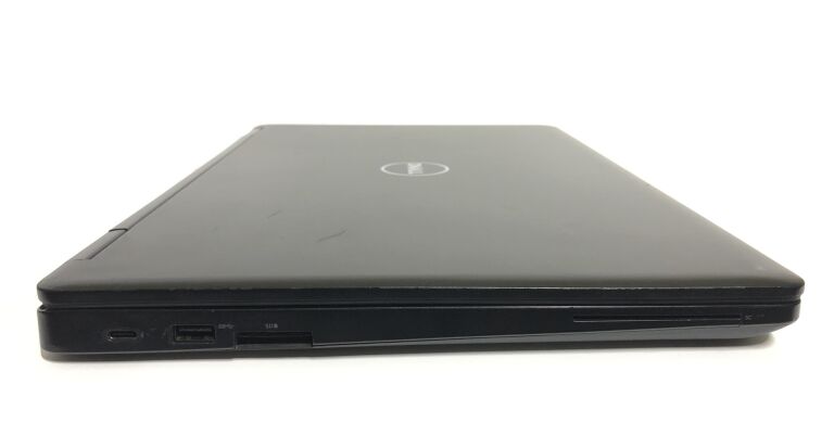 Мобільна робоча станція Б-клас Dell Precision 3520 / 15.6" (1920x1080) IPS / Intel Core i7-6820HQ (4 (8) ядра по 2.7 - 3.6 GHz) / 16 GB DDR4 / 256 GB SSD / nVidia Quadro M620, 2 GB GDDR5, 128-bit / WebCam / Win 10 Pro Мобільна робоча станція Б-клас Dell Precision 3520 / 15.6" (1920x1080) IPS / Intel Core i7-6820HQ (4 (8) ядра по 2.7 - 3.6 GHz) / 16 GB DDR4 / 256 GB SSD / nVidia Quadro M620, 2 GB GDDR5, 128-bit / WebCam / Win 10 Pro