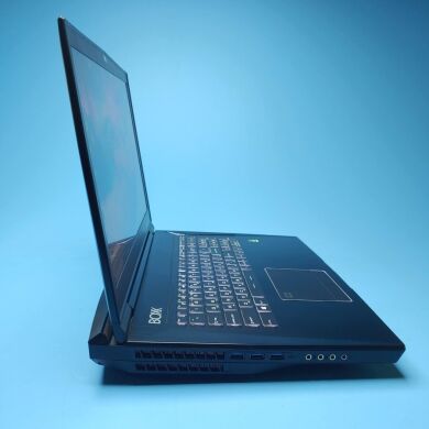 Мобільна робоча станція Boxx GoBoxx MXL 17A51 / 17.3" (1920x1080) TN / Intel Core i7-8700K (6 (12) ядер по 3.7 - 4.7 GHz) / 32 GB DDR4 / 480 GB SSD / nVidia Quadro P3200, 6 GB GDDR5, 192-bit / WebCam / Win 10 Pro