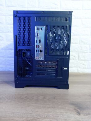 Игровой ПК Qube Crystal Tower / Intel Core i5-10400F (6 (12) ядер по 2.9 - 4.3 GHz) / 16 GB DDR4 / 512 GB SSD M.2 / AMD Radeon RX 5700 XT, 8 GB GDDR6, 256-bit / 600W