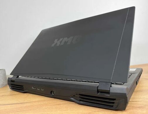 Ігровий ноутбук Schenker XMG U507 P751DM2 / 15.6" (1920x1080) IPS / Intel Core i7-7700HQ (4 (8) ядра по 2.8 - 3.8 GHz) / 16 GB DDR4 / 525 GB SSD / nVidia GeForce GTX 1070, 8 GB GDDR5, 256-bit / WebCam / Win 10 Pro