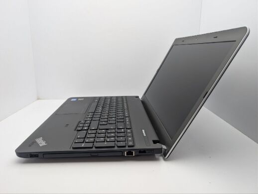 Ноутбук Lenovo ThinkPad E531 / 15.6'' (1366x768) TN / Intel Core i3-3120M (2 (4) ядра по 2.5 GHz) / 6 GB DDR3 / 1000 GB HDD / Intel HD Graphics 4000 / WebCam / DVD-ROM Ноутбук Lenovo ThinkPad E531 / 15.6'' (1366x768) TN / Intel Core i3-3120M (2 (4) ядра по 2.5 GHz) / 6 GB DDR3 / 1000 GB HDD / Intel HD Graphics 4000 / WebCam / DVD-ROM