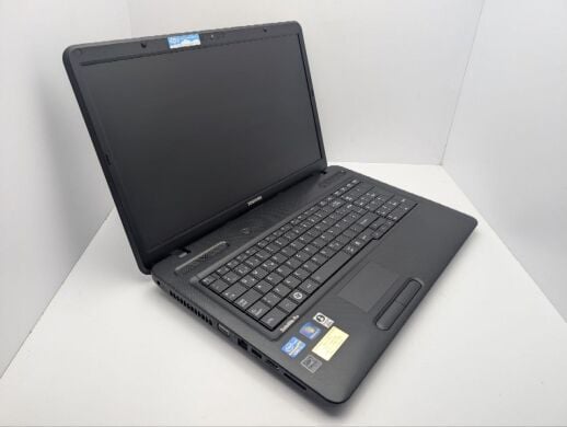 Ноутбук Toshiba Satellite Pro L770 / 17.3" (1600x900) TN / Intel Core i3-2330M (2 (4) ядра по 2.2 GHz) / 6 GB DDR3 / 500 GB HDD / Intel HD Graphics 3000 / WebCam / DVD-ROM