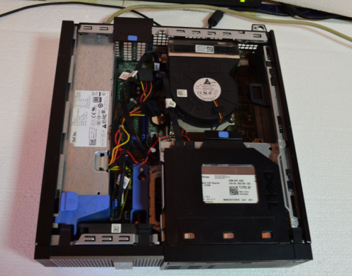 Комплект ПК: Dell Optiplex 390 SFF / Intel Core i3-2100 (2 (4) ядра по 3.1 GHz) / 8 GB DDR3 / 240 GB SSD / Intel HD Graphics 2000 + Монитор Dell Professional P1911b / 19" (1440x900) TN / DVI, VGA, USB