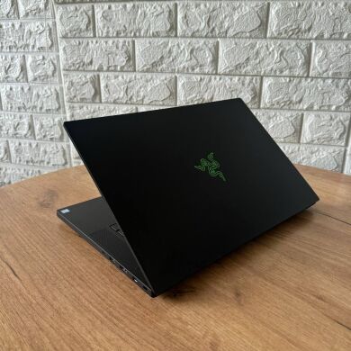 Ігровий ноутбук Б-клас Razer Blade 15 RZ09-0300 / 15.6" (1920x1080) IPS / Intel Core i7-9750H (6 (12) ядер по 2.6 - 4.5 GHz) / 16 GB DDR4 / 256 GB SSD / nVidia GeForce GTX 1660 Ti, 6 GB GDDR6, 192-bit / WebCam
