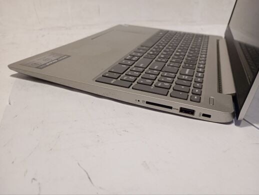 Ноутбук Б-класс Lenovo IdeaPad 330s / 15.6&rsquo;&rsquo; (1920x1080) IPS / Intel Core i7-8550U (4 (8) ядра по 1.8 - 4.0 GHz) / 8 GB DDR4 / 256 GB SSD / Intel UHD Graphics 620 / WebCam