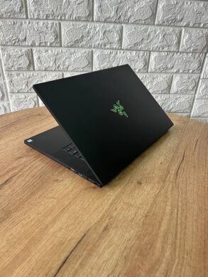 Ігровий ноутбук Razer Blade 15 RZ09-0301 / 15.6" (1920x1080) IPS / Intel Core i7-9750H (6 (12) ядер по 2.6 - 4.5 GHz) / 16 GB DDR4 / 512 GB SSD / nVidia GeForce RTX 2070 Max-Q, 8 GB GDDR6, 256-bit / WebCam
