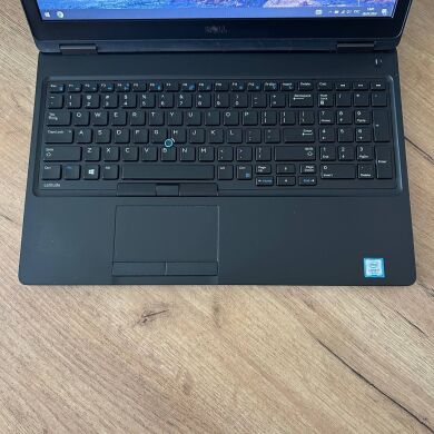 Ноутбук Б-клас Dell Latitude 5580 / 15.6" (1366x768) TN / Intel Core i7-7600U (2 (4) ядра по 2.8 - 3.9 GHz) / 8 GB DDR4 / 500 GB HDD / nVidia GeForce 930MX, 2 GB GDDR3, 64-bit Ноутбук Б-клас Dell Latitude 5580 / 15.6" (1366x768) TN / Intel Core i7-7600U (2 (4) ядра по 2.8 - 3.9 GHz) / 8 GB DDR4 / 500 GB HDD / nVidia GeForce 930MX, 2 GB GDDR3, 64-bit