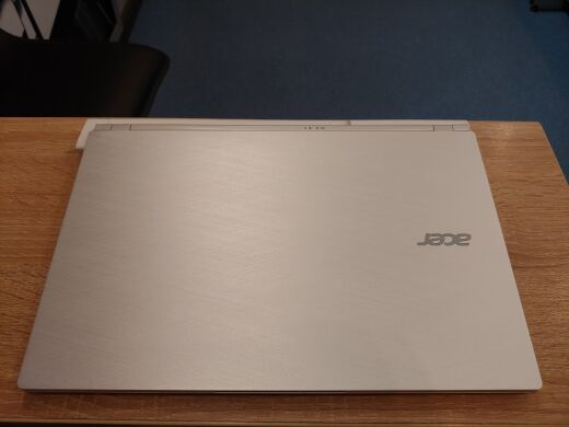 Acer Aspire S7-191 / 11.6" (1920x1080) IPS Touch / Intel Core i5-3337U (2 (4) ядра по 1.8 - 2.7 GHz) / 4 GB DDR3 / 240 GB SSD / WebCam / NO ODD