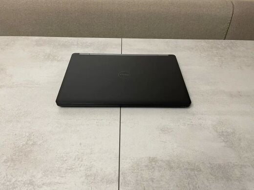 Ігровий ноутбук Dell Latitude E5570 / 15.6" (1920x1080) IPS / Intel Core i5-6300U (2 (4) ядра по 2.4 - 3.0 GHz) / 8 GB DDR4 / 1000 GB SSD / AMD Radeon R7 M360, 2 GB DDR3, 64-bit / WebCam / HDMI