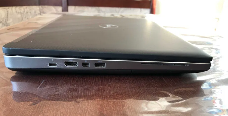 Ігровий ноутбук Dell Precision 7510 / 15.6" (1920x1080) IPS / Intel Core i7-6820HQ (4 (8) ядра по 2.7 - 3.6 GHz) / 16 GB DDR4 / 256 GB SSD / AMD FirePro W5170M, 2 GB GDDR5, 128-bit / WebCam