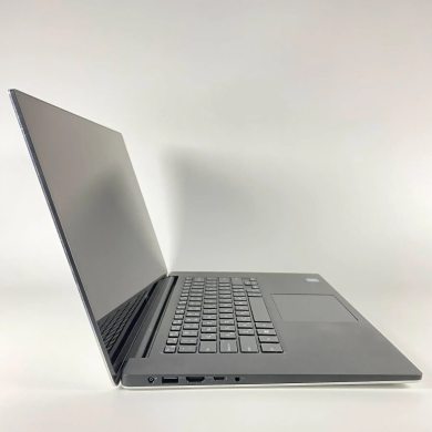 Ігровий ноутбук Dell XPS 15 9570 / 15.6" (3840x2160) IPS Touch / Intel Core i7-8750H (6 (12) ядра по 2.2 - 4.1 GHz) / 16 GB DDR4 / 512 GB SSD / nVidia GeForce GTX 1050 Ti Max-Q, 4 GB GDDR5, 128-bit / HDMI / USB Type-C