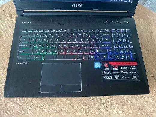 Ігровий ноутбук MSI GT62VR 6RE Dominator Pro / 15.6" (1920x1080) TN / Intel Core i7-6700HQ (4 (8) ядра по 2.6 - 3.5 GHz) / 16 GB DDR4 / 256 GB SSD + 1000 GB HDD / nVidia GeForce GTX 1070, 8 GB GDDR5, 256-bit / WebCam / HDMI Ігровий ноутбук MSI GT62VR 6RE Dominator Pro / 15.6" (1920x1080) TN / Intel Core i7-6700HQ (4 (8) ядра по 2.6 - 3.5 GHz) / 16 GB DDR4 / 256 GB SSD + 1000 GB HDD / nVidia GeForce GTX 1070, 8 GB GDDR5, 256-bit / WebCam / HDMI