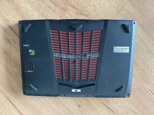 Ігровий ноутбук MSI GT62VR 6RE Dominator Pro / 15.6" (1920x1080) TN / Intel Core i7-6700HQ (4 (8) ядра по 2.6 - 3.5 GHz) / 16 GB DDR4 / 256 GB SSD + 1000 GB HDD / nVidia GeForce GTX 1070, 8 GB GDDR5, 256-bit / WebCam / HDMI Ігровий ноутбук MSI GT62VR 6RE Dominator Pro / 15.6" (1920x1080) TN / Intel Core i7-6700HQ (4 (8) ядра по 2.6 - 3.5 GHz) / 16 GB DDR4 / 256 GB SSD + 1000 GB HDD / nVidia GeForce GTX 1070, 8 GB GDDR5, 256-bit / WebCam / HDMI