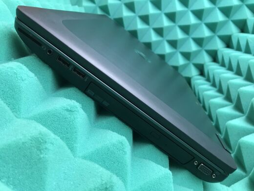 Мобильная рабочая станция Б-класс HP ZBook 17 G2 / 17.3" (1600x900) TN / Intel Core i7-4710MQ (4 (8) ядра по 2.5 - 3.5 GHz) / 16 GB DDR3 / 240 GB SSD / nVidia Quadro K1100M, 2 GB GDDR5, 128-bit / WebCam / DVD-RW / Windows 10 лицензия Мобильная рабочая станция Б-класс HP ZBook 17 G2 / 17.3" (1600x900) TN / Intel Core i7-4710MQ (4 (8) ядра по 2.5 - 3.5 GHz) / 16 GB DDR3 / 240 GB SSD / nVidia Quadro K1100M, 2 GB GDDR5, 128-bit / WebCam / DVD-RW / Windows 10 лицензия