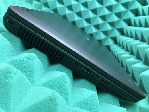 Мобильная рабочая станция Б-класс HP ZBook 17 G2 / 17.3" (1600x900) TN / Intel Core i7-4710MQ (4 (8) ядра по 2.5 - 3.5 GHz) / 16 GB DDR3 / 240 GB SSD / nVidia Quadro K1100M, 2 GB GDDR5, 128-bit / WebCam / DVD-RW / Windows 10 лицензия Мобильная рабочая станция Б-класс HP ZBook 17 G2 / 17.3" (1600x900) TN / Intel Core i7-4710MQ (4 (8) ядра по 2.5 - 3.5 GHz) / 16 GB DDR3 / 240 GB SSD / nVidia Quadro K1100M, 2 GB GDDR5, 128-bit / WebCam / DVD-RW / Windows 10 лицензия