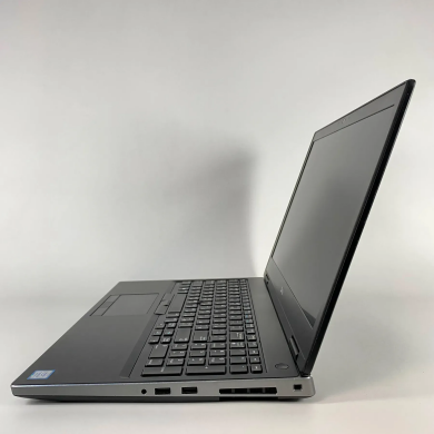 Мобільна робоча станція Dell Precision 7530 / 15.6" (1920x1080) IPS / Intel Core i7-8850H (6 (12) ядра по 2.6 - 4.3 GHz) / 16 GB DDR4 / 512 GB SSD / nVidia Quadro P2000, 4 GB GDDR5, 128-bit / HDMI / WebCam Мобільна робоча станція Dell Precision 7530 / 15.6" (1920x1080) IPS / Intel Core i7-8850H (6 (12) ядра по 2.6 - 4.3 GHz) / 16 GB DDR4 / 512 GB SSD / nVidia Quadro P2000, 4 GB GDDR5, 128-bit / HDMI / WebCam